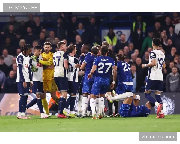 布伦特福德高压战术中右路空档成对手攻击隐患 布伦特福德高压战术中右路空档成对手攻击隐患