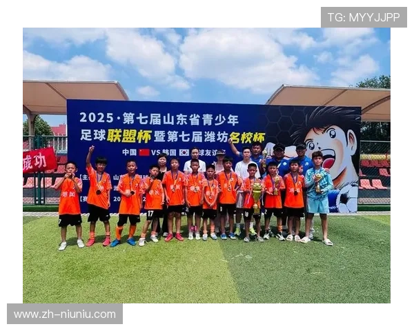 法国足球青训营举办开放日,强调文化课与梯队训练并重